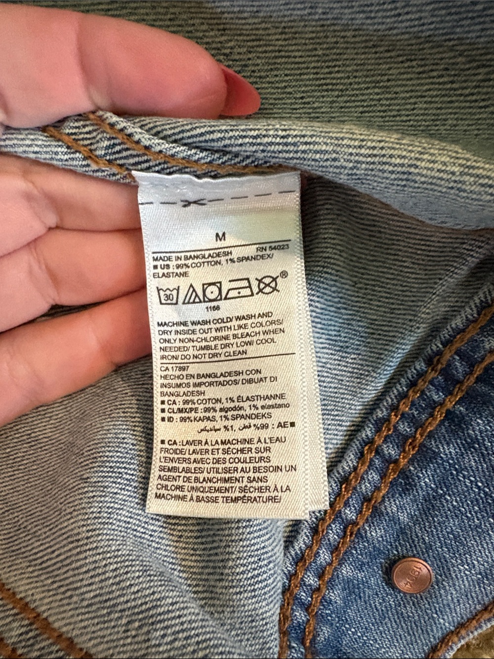 Old Navy Light Blue size Medium Women's Button Front Denim Jean Jacket - Picture 4 of 6